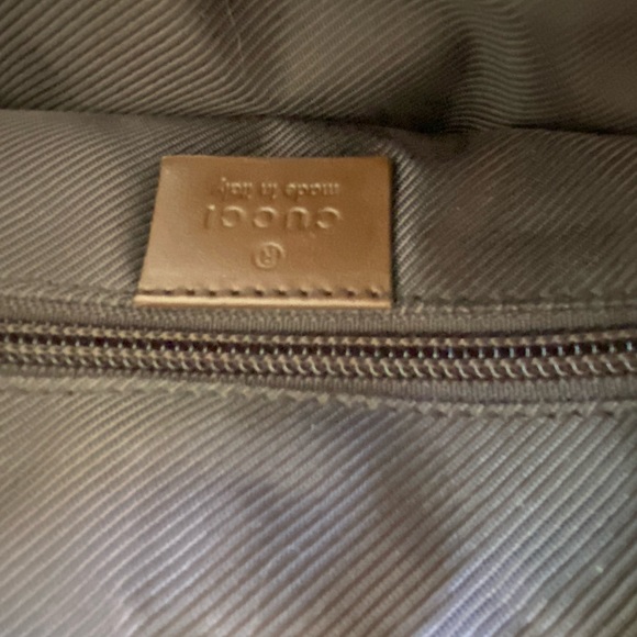 Gucci briefcase. Gucci’s iconic GG canvas with leather trim. Made in Italy. - Picture 4 of 6